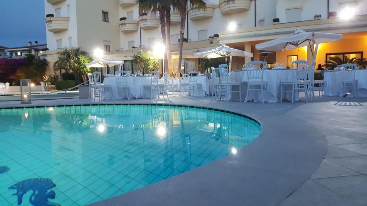 Sunshine Club Hotel Centro Benessere Ricadi Eksteriør bilde